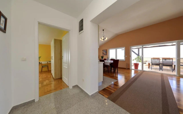 Vanda Land Penthouse