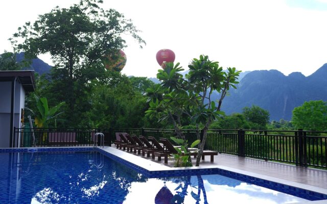 Mad Monkey  Vang Vieng