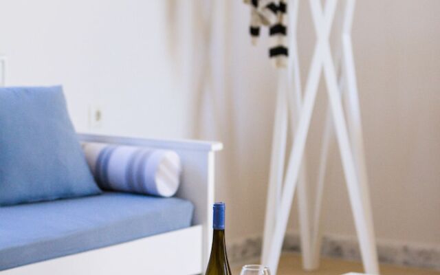 To Mikro Livadi Restaurant & Apartments
