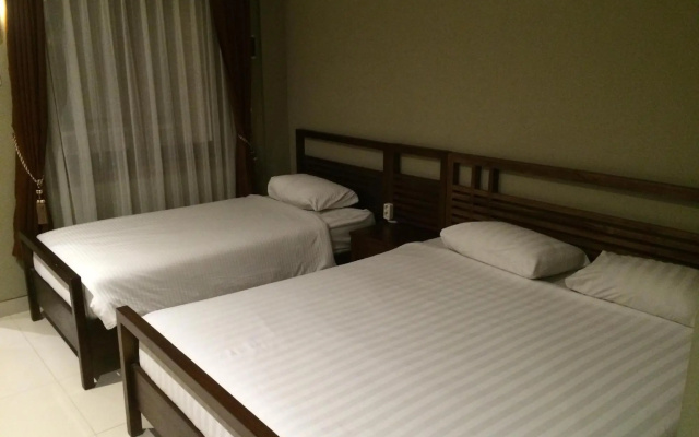 Zen Rooms Ambarukmo Plaza Syariah – Guest Rooms – Sleman