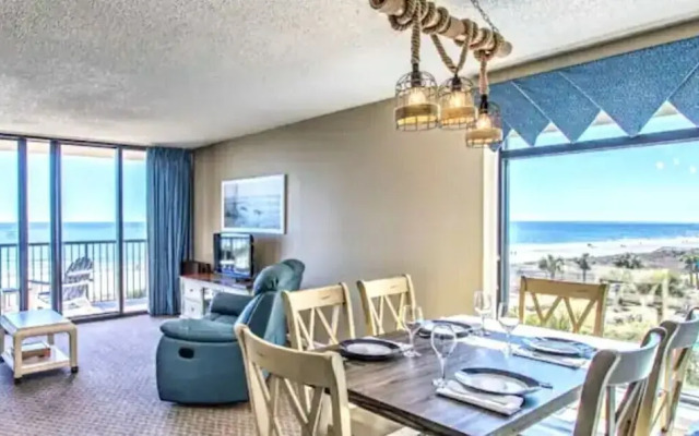 Stunning Oceanfront 3 bedroom condo