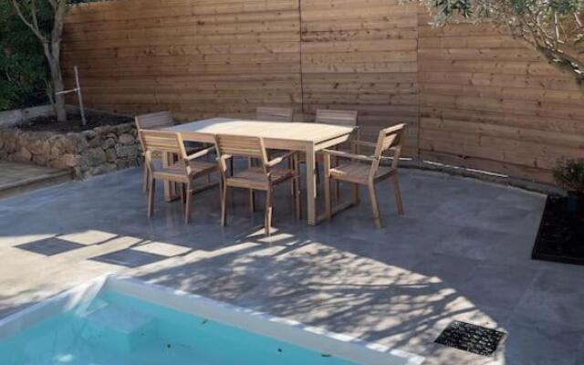 Maison avec piscine chauffée à 15mn de la plage