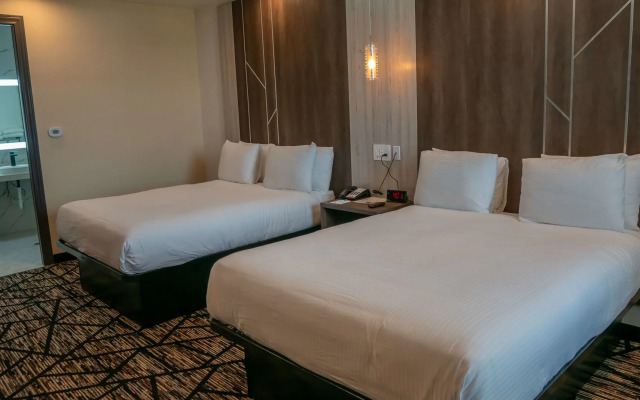 Comfeeni Inn and Suites