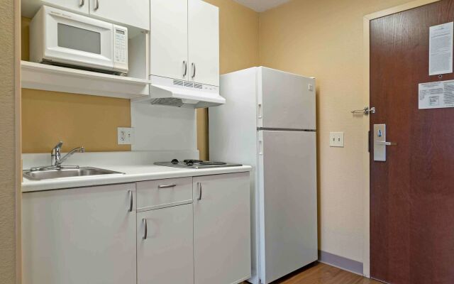 Extended Stay America Select Suites Detroit Farmington Hills