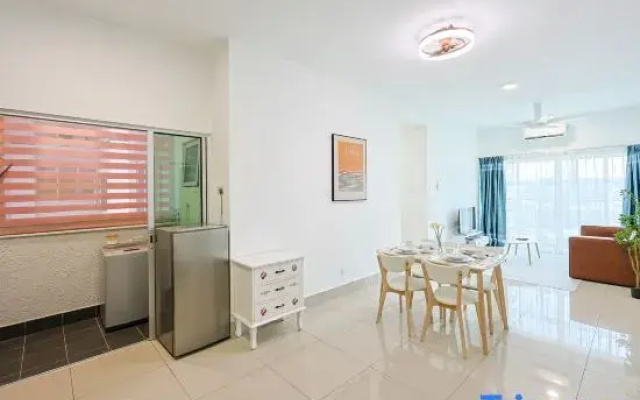 Razak City Residences Block C1 by Favspace