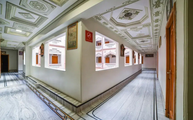 OYO 1942 Hotel Bharat Palace