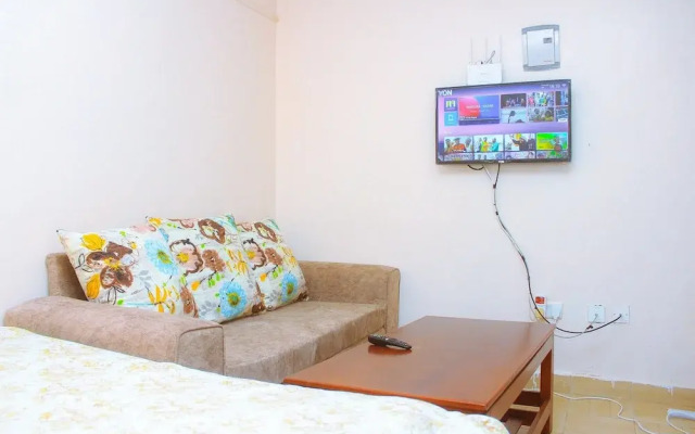 Airport Transit Studio Apartments