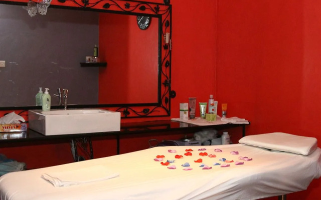 CityBlue Hotel & Suites