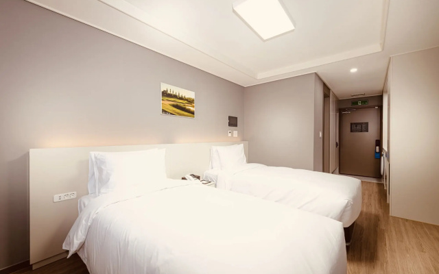 Sollago Myeongdong  & Residence