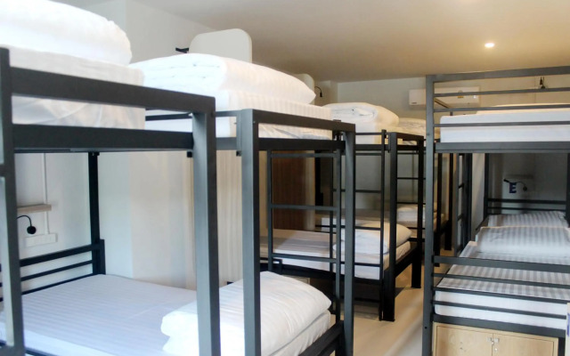 Phuket Marine Poshtel (SHA Plus+)