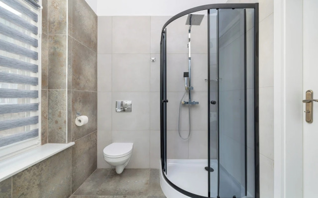 Yellow Apartment in Bytom by Renters