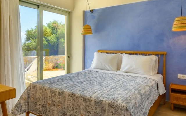 Roots Suites in Crete