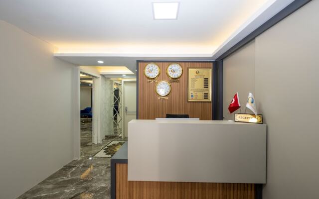 Skystar Deluxe Hotel