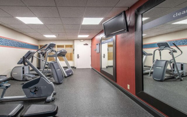 Hampton Inn & Suites Williamsburg-Richmond Rd.