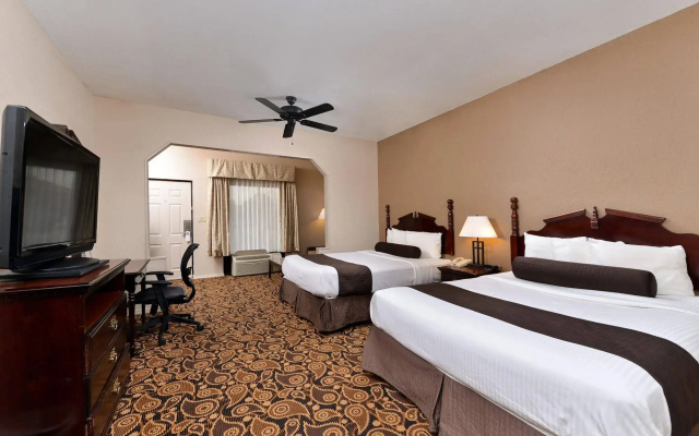 Mockingbird Inn & Suites