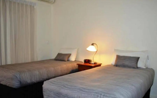 Redland Bay Motel
