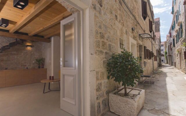 Casa Sepia