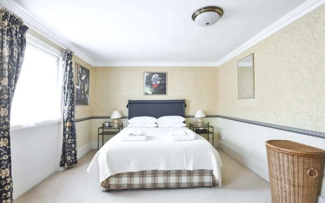 Spacious House in Marylebone [VR]