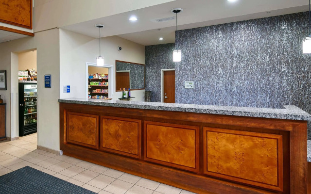 Best Western Plus Peppertree Inn At Omak