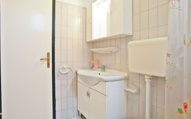 Modern Apartment in Rovinj Near Sea