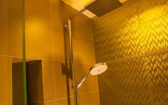 Charming Pool View by Rain Cha Am Condo