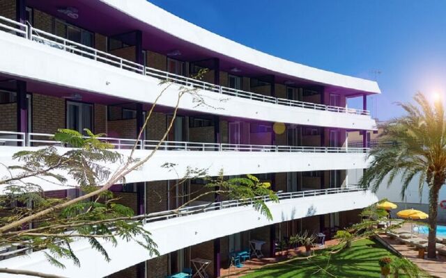 Jacarandas Beach