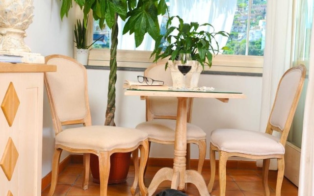 Villa Mary Suites