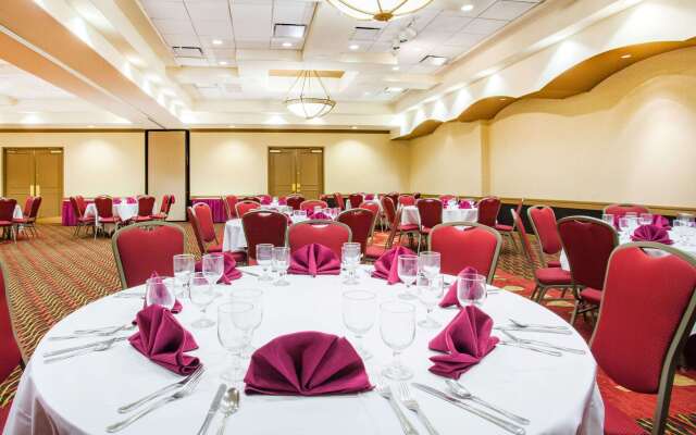 Ramada by Wyndham Jacksonville I-95 by Butler Blvd