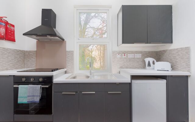 Earl's Court by CAPITAL 119