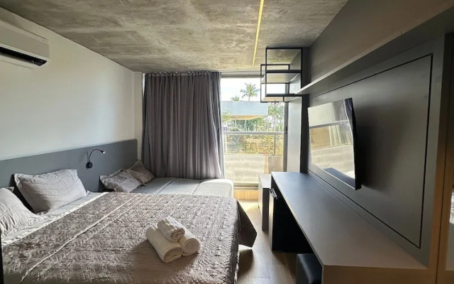 Setai Yacht By Day by Day