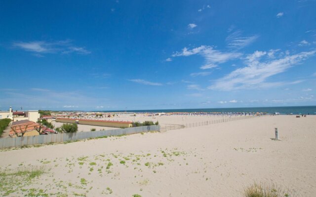 Awesome Apartment in Rosolina Mare With 1 Bedrooms