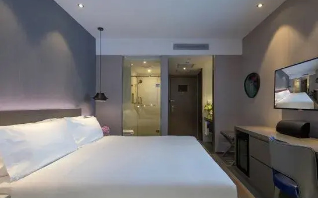 Orange Changsha Yanghu New City Metro Station Hotel