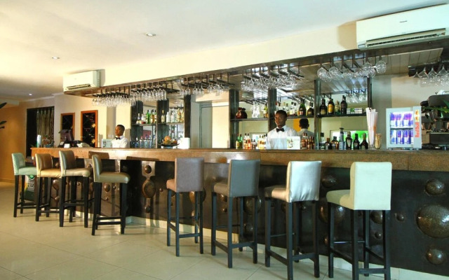 La Cour Hotel Apartments