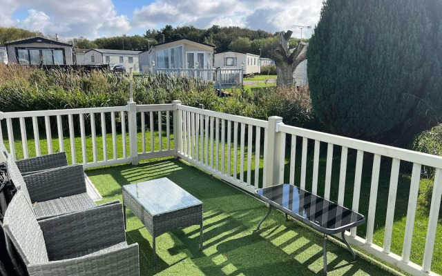 Inviting Luxury 2-bedroom Caravan in Hunstanton