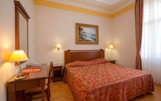 Continental Hotel 