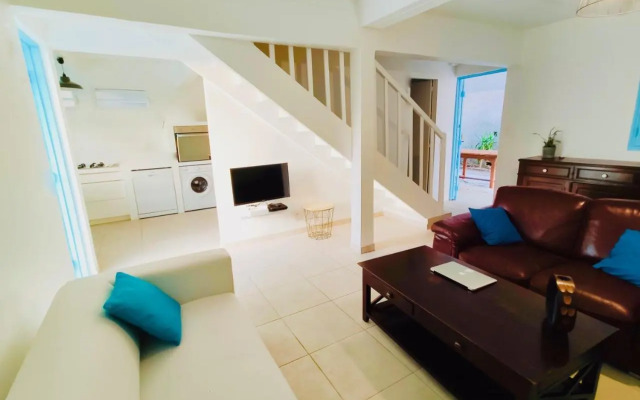 Location Maison Bleue avec piscine privative au Carbet Martinique
