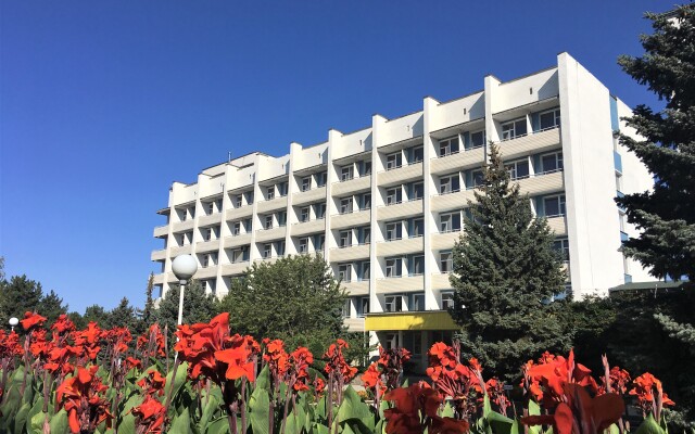 Yuzhny (Nikolaevka)