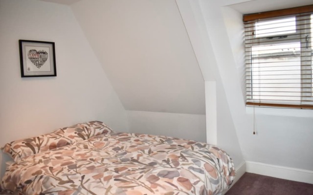 1 Bedroom Apartment Centrally Located in Brighton
