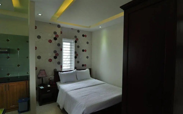 Red Rose Mallow Hotel