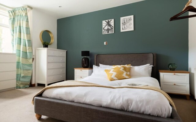 The Southwick Sanctuary - Large & Modern 6bdr with Terrace