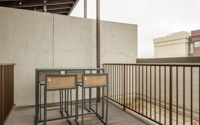FRONTDESK West 7th District Apts Fort Worth