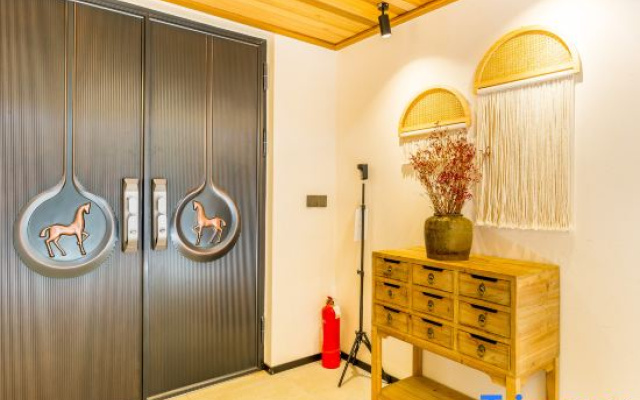 Homestay at first sight