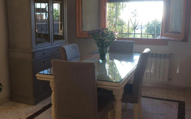 Bonita casa en Barrio de Monachil