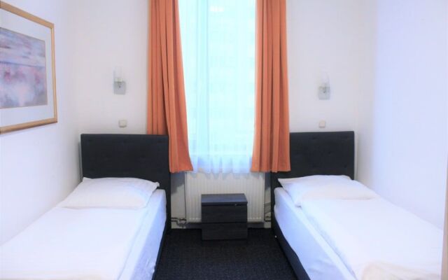 FrankAir Star Hotel Frankfurt City