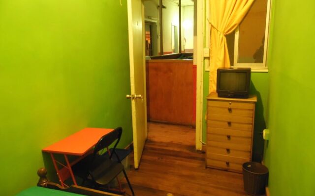 Hostal Tricontinental