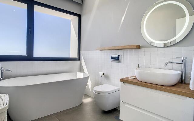 Villa de la Ponte by Atlantic Holiday