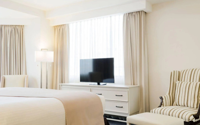 Clarion Hotel Amon Plaza
