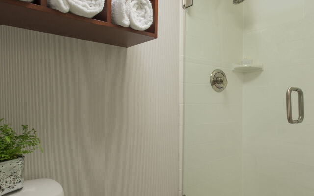 Courtyard by Marriott Grand Rapids Airport