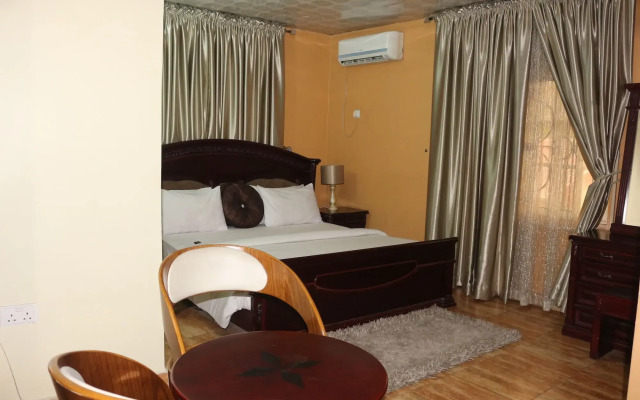 Albert Suites