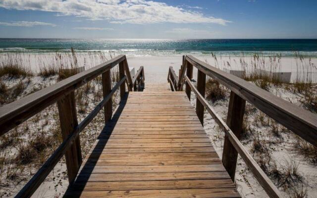 Mainsail Condominiums